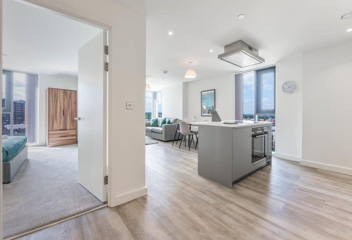 Stunning 2 Bed Apartment In Central เบอร์มิงแฮม ภายนอก รูปภาพ